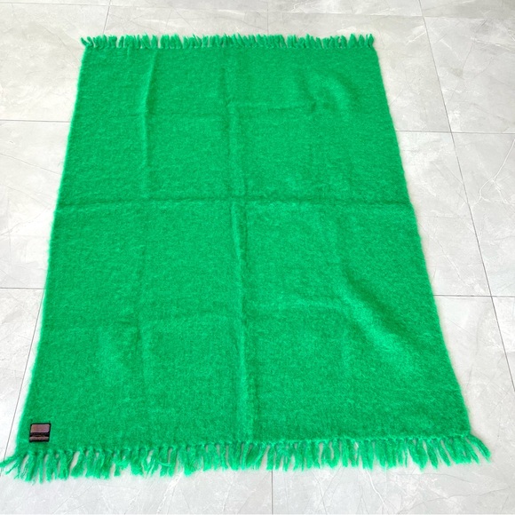 DONEGAL DESIGN Weaver of Ireland Green Pure Mohair Wool Fringed Throw Scarf Wrap - Picture 5 of 14